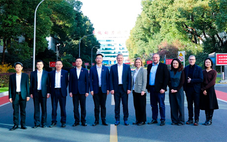 Giám đốc điều hành của Deutz đến thăm FAWDE Power và thảo luận về hợp tác chiến lược.