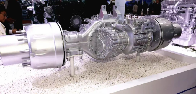 Với công nghệ tiên tiến và lượng khách hàng đông đảo, FAW Jiefang Power đã tạo nên sức hút mạnh mẽ tại triển lãm động cơ đốt trong quốc tế!