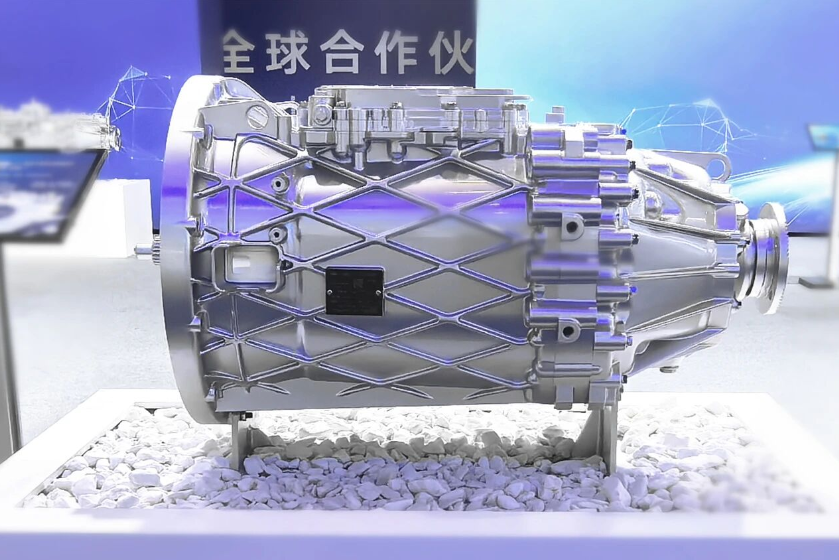 20 mẫu hệ thống truyền động của FAWDE gây ấn tượng mạnh tại Hội nghị toàn cầu