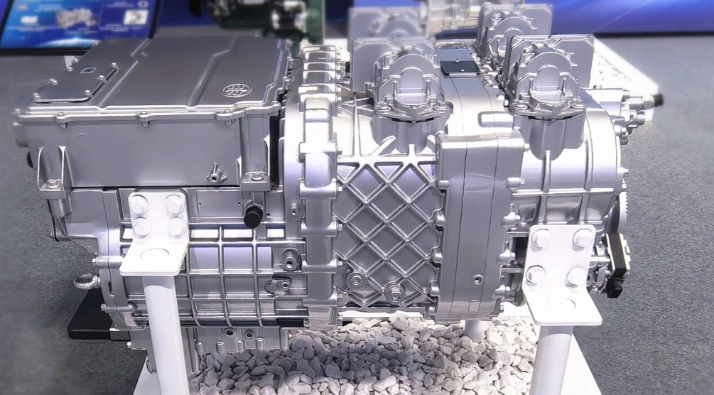 20 mẫu hệ thống truyền động của FAWDE gây ấn tượng mạnh tại Hội nghị toàn cầu